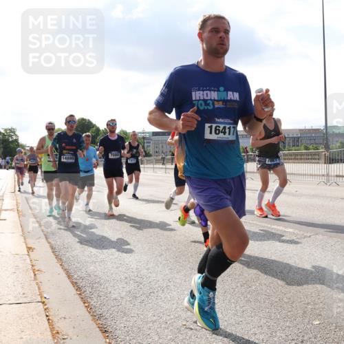 29.06.2025 - hella hamburg halbmarathon Lena Gebhardt http://msf.ph/oto/8298661 29.06.2025 09:46:54 Lombardsbrücke 14899, 7080, 1411, 70, 3, 16417, 1053, 1344, 1396, 1411, 1577, 1889, 2243, 2563, 3005, 3790, 3935, 4477, 4944, 5048, 5152, 5193, 5660, 6305, 6683, 7080, 7466, 7622, 7628, 7867, 8312, 8323, 8784, 9376, 9519, 10298, 10477, 10927, 10929, 11055, 11230, 11304, 11370, 11661, 11898, 12204, 12447, 12899, 12987, 13148, 13199, 13493, 13494, 13729, 13771, 13961, 13991, 14069, 14310, 14385, 15902, 16065, 16140, 16243, 16811, 16957 meine-sportfotos.de