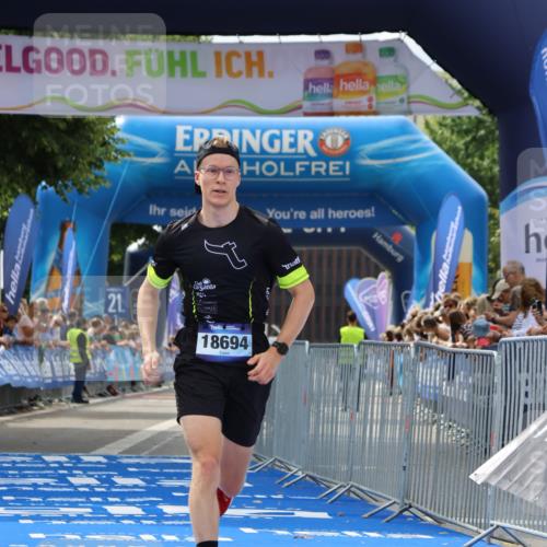 29.06.2025 - hella hamburg halbmarathon Strokosch-Dieckow http://msf.ph/oto/8298670 29.06.2025 10:17:21 Ziel 18694 meine-sportfotos.de
