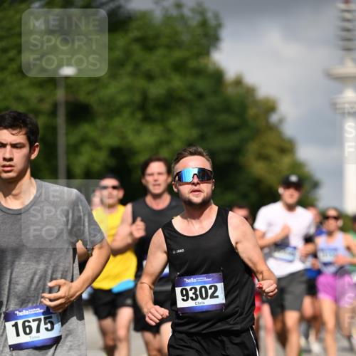 29.06.2025 - hella hamburg halbmarathon Dr. Thomas Lammeyer http://msf.ph/oto/8298679 29.06.2025 09:53:52 Kennedybrücke 1358, 1675, 1688, 1803, 1882, 2415, 2568, 2675, 2826, 3332, 4398, 4528, 4823, 5409, 5436, 5745, 5791, 5803, 6458, 6529, 6649, 7774, 8450, 9017, 9116, 9302, 9365, 9711, 9979, 10218, 10894, 10922, 11379 meine-sportfotos.de