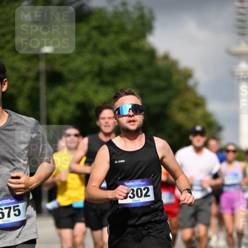 29.06.2025 - hella hamburg halbmarathon Dr. Thomas Lammeyer http://msf.ph/oto/8298687 29.06.2025 09:53:52 Kennedybrücke 1358, 1675, 1688, 1803, 1882, 2415, 2568, 2675, 2826, 3332, 4398, 4528, 4823, 5409, 5436, 5745, 5791, 5803, 6458, 6529, 6649, 7774, 8450, 9017, 9116, 9302, 9365, 9711, 9979, 10218, 10894, 10922, 11379 meine-sportfotos.de