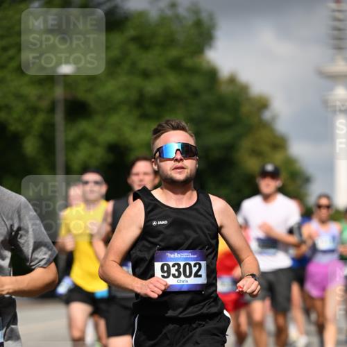29.06.2025 - hella hamburg halbmarathon Dr. Thomas Lammeyer http://msf.ph/oto/8298701 29.06.2025 09:53:52 Kennedybrücke 1358, 1675, 1688, 1803, 1882, 2415, 2568, 2675, 2826, 3332, 4398, 4528, 4823, 5409, 5436, 5745, 5791, 5803, 6458, 6529, 6649, 7774, 8450, 9017, 9116, 9302, 9365, 9711, 9979, 10218, 10894, 10922, 11379 meine-sportfotos.de