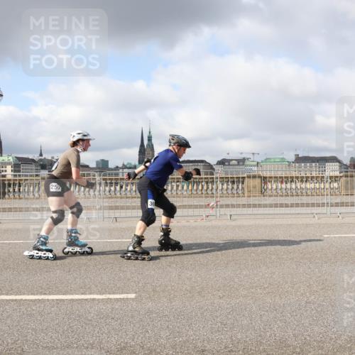 29.06.2025 - hella hamburg halbmarathon Lena Gebhardt http://msf.ph/oto/8298713 29.06.2025 09:06:19 Lombardsbrücke  meine-sportfotos.de