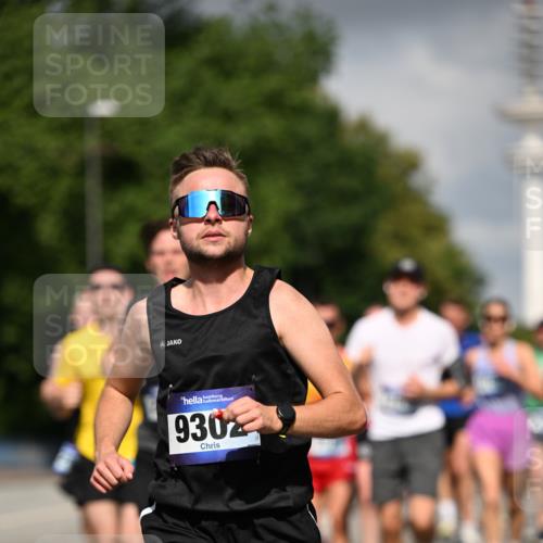 29.06.2025 - hella hamburg halbmarathon Dr. Thomas Lammeyer http://msf.ph/oto/8298724 29.06.2025 09:53:52 Kennedybrücke 1358, 1675, 1688, 1803, 1882, 2415, 2568, 2675, 2826, 3332, 4398, 4528, 4823, 5409, 5436, 5745, 5791, 5803, 6458, 6529, 6649, 7774, 8450, 9017, 9116, 9302, 9365, 9711, 9979, 10218, 10894, 10922, 11379 meine-sportfotos.de
