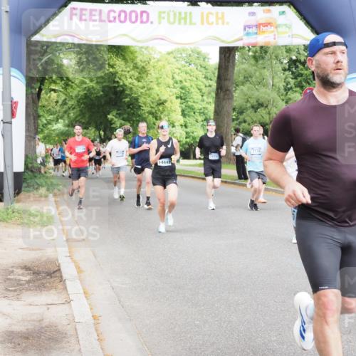29.06.2025 - hella hamburg halbmarathon MichiJ http://msf.ph/oto/8298748 29.06.2025 10:34:29 Zwischen KM18-KM19 1070, 2138, 8668, 10208, 11021, 14262, 14449, 16127, 16136, 16466, 16475, 17332, 18211, 18476, 18702, 19105 meine-sportfotos.de