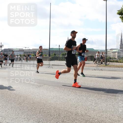 29.06.2025 - hella hamburg halbmarathon Lena Gebhardt http://msf.ph/oto/8298806 29.06.2025 09:59:24 Lombardsbrücke 9922, 1789, 1277, 6416, 1319, 1334, 1366, 1506, 1595, 1642, 1715, 1719, 1955, 1972, 2282, 2391, 2432, 2630, 2741, 2911, 3037, 3112, 3279, 3668, 3715, 4426, 4467, 4837, 4839, 5299, 5391, 5420, 5457, 5458, 5465, 5492, 5866, 6390, 6399, 6414, 6415, 6416, 6629, 7033, 7037, 7129, 7130, 7232, 7395, 7833, 7864, 8509, 8520, 8542, 8652, 8772, 8798, 8846, 8929, 9142, 9488, 9655, 9884, 9903, 9907, 9922, 9984, 10020, 10266, 10488, 11039 meine-sportfotos.de