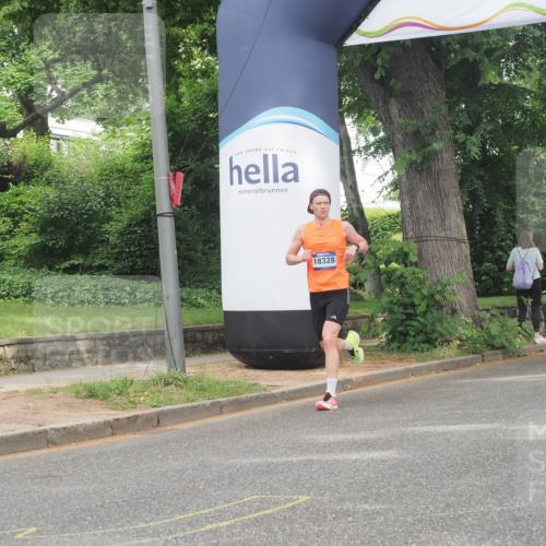 29.06.2025 - hella hamburg halbmarathon KatJ http://msf.ph/oto/8298810 29.06.2025 10:13:51 Zwischen KM18-KM19  meine-sportfotos.de