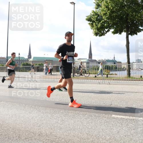 29.06.2025 - hella hamburg halbmarathon Lena Gebhardt http://msf.ph/oto/8298899 29.06.2025 09:59:25 Lombardsbrücke 6416, 1319, 1334, 1366, 1506, 1595, 1642, 1715, 1719, 1955, 1972, 2282, 2391, 2432, 2630, 2741, 2911, 3037, 3112, 3279, 3668, 3715, 4426, 4467, 4837, 4839, 5299, 5391, 5420, 5457, 5458, 5465, 5492, 5866, 6390, 6399, 6414, 6415, 6416, 7033, 7037, 7129, 7130, 7232, 7395, 7833, 7864, 8509, 8520, 8542, 8652, 8772, 8798, 8846, 8929, 9142, 9488, 9655, 9884, 9903, 9907, 9922, 9984, 10020, 10266, 11039, 11568 meine-sportfotos.de