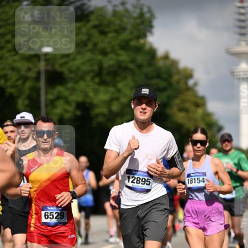 29.06.2025 - hella hamburg halbmarathon Dr. Thomas Lammeyer http://msf.ph/oto/8298905 29.06.2025 09:53:54 Kennedybrücke 1358, 1675, 1688, 1803, 1882, 2415, 2568, 2675, 2826, 3332, 4398, 4528, 4823, 5409, 5436, 5745, 5791, 5803, 6458, 6529, 6649, 7774, 8450, 8958, 9017, 9116, 9302, 9365, 9711, 10218, 10922, 11305, 11379 meine-sportfotos.de