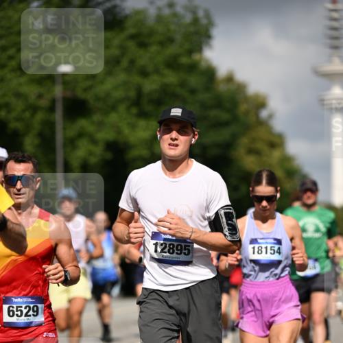 29.06.2025 - hella hamburg halbmarathon Dr. Thomas Lammeyer http://msf.ph/oto/8298929 29.06.2025 09:53:54 Kennedybrücke 1358, 1675, 1688, 1803, 1882, 2415, 2568, 2675, 2826, 3332, 4398, 4528, 4823, 5409, 5436, 5745, 5791, 5803, 6458, 6529, 6649, 7774, 8450, 8958, 9017, 9116, 9302, 9365, 9711, 10218, 10922, 11305, 11379 meine-sportfotos.de