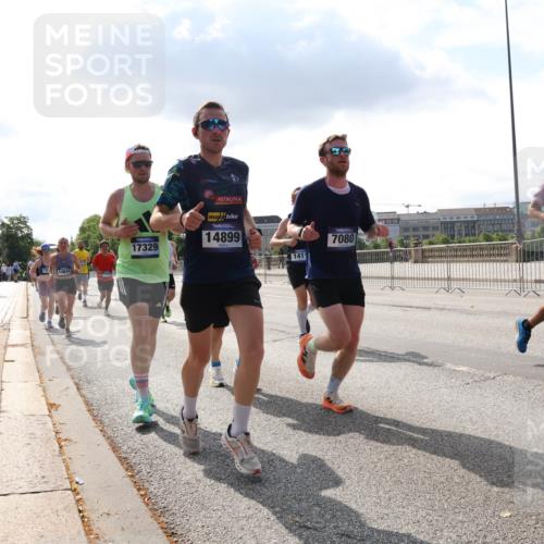29.06.2025 - hella hamburg halbmarathon Lena Gebhardt http://msf.ph/oto/8298930 29.06.2025 09:46:56 Lombardsbrücke 14841, 17329, 14899, 141, 7080, 18986, 519, 1053, 1344, 1396, 1411, 1577, 1889, 2243, 2563, 3005, 3790, 3935, 4477, 4944, 5048, 5152, 5193, 5660, 6032, 6305, 6683, 7080, 7466, 7622, 7628, 7831, 7867, 8312, 8323, 9376, 9519, 10298, 10477, 10771, 10927, 10929, 11055, 11230, 11304, 11370, 11661, 11898, 12204, 12447, 12899, 12987, 13148, 13199, 13493, 13494, 13729, 13771, 13961, 13991, 14069, 14310, 14385, 15902, 16243, 16811, 16957 meine-sportfotos.de