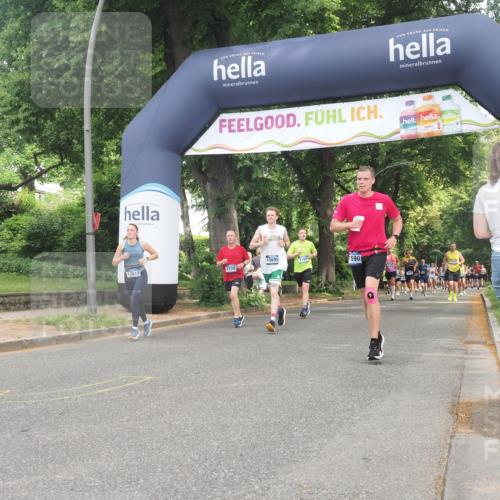 29.06.2025 - hella hamburg halbmarathon KatJ http://msf.ph/oto/8298942 29.06.2025 10:43:09 Zwischen KM18-KM19 1180, 6759, 6924 meine-sportfotos.de