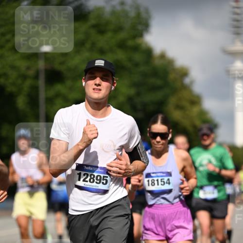 29.06.2025 - hella hamburg halbmarathon Dr. Thomas Lammeyer http://msf.ph/oto/8298990 29.06.2025 09:53:54 Kennedybrücke 1358, 1675, 1688, 1803, 1882, 2415, 2568, 2675, 2826, 3332, 4398, 4528, 4823, 5409, 5436, 5745, 5791, 5803, 6458, 6529, 6649, 7774, 8450, 8958, 9017, 9116, 9302, 9365, 9711, 10218, 10922, 11305, 11379 meine-sportfotos.de