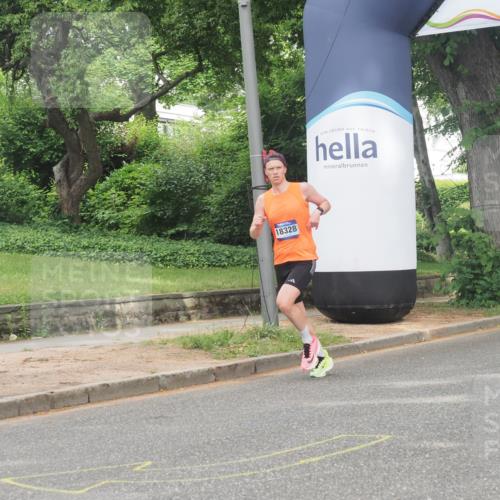 29.06.2025 - hella hamburg halbmarathon KatJ http://msf.ph/oto/8299030 29.06.2025 10:13:51 Zwischen KM18-KM19  meine-sportfotos.de