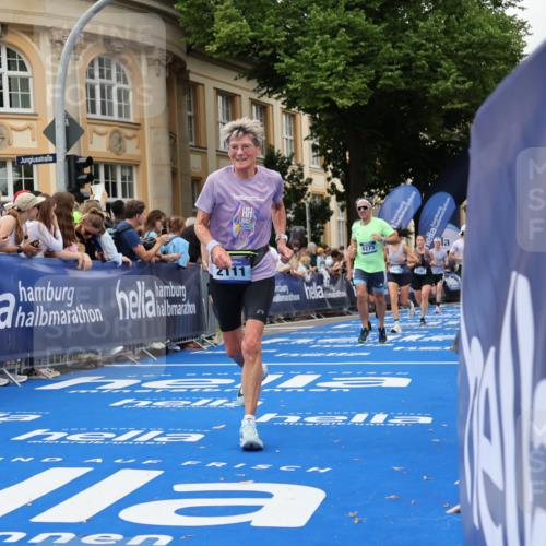 29.06.2025 - hella hamburg halbmarathon Strokosch-Dieckow http://msf.ph/oto/8299077 29.06.2025 10:53:11 Ziel 2074, 2111, 2208, 3059, 4121, 7312, 7383, 7864, 8273, 8361, 9142, 9537, 12875, 14323, 15179, 15681, 16929, 16986, 18901, 19208 meine-sportfotos.de