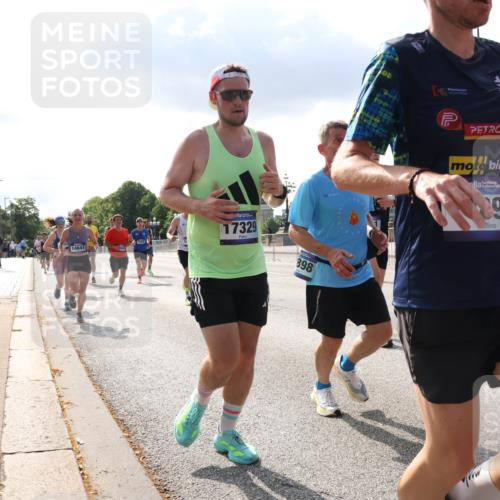 29.06.2025 - hella hamburg halbmarathon Lena Gebhardt http://msf.ph/oto/8299099 29.06.2025 09:46:56 Lombardsbrücke 14841, 17329, 898, 99, 708, 1053, 1344, 1396, 1411, 1577, 1889, 2243, 2563, 3005, 3790, 3935, 4477, 4944, 5048, 5152, 5193, 5660, 6032, 6305, 6683, 7080, 7466, 7622, 7628, 7831, 7867, 8312, 8323, 9376, 9519, 10298, 10477, 10771, 10927, 10929, 11055, 11230, 11304, 11370, 11661, 11898, 12204, 12447, 12899, 12987, 13148, 13199, 13493, 13494, 13729, 13771, 13961, 13991, 14069, 14310, 14385, 15902, 16243, 16811, 16957 meine-sportfotos.de