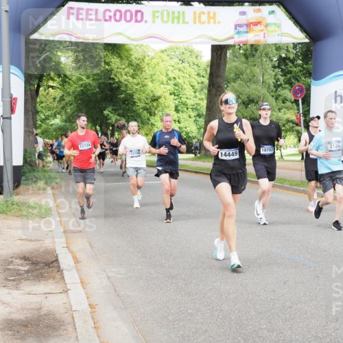 29.06.2025 - hella hamburg halbmarathon MichiJ http://msf.ph/oto/8299143 29.06.2025 10:34:30 Zwischen KM18-KM19 2138, 8668, 11021, 14062, 14262, 14449, 16127, 16136, 16466, 16475, 18211, 18476, 18702, 19105 meine-sportfotos.de