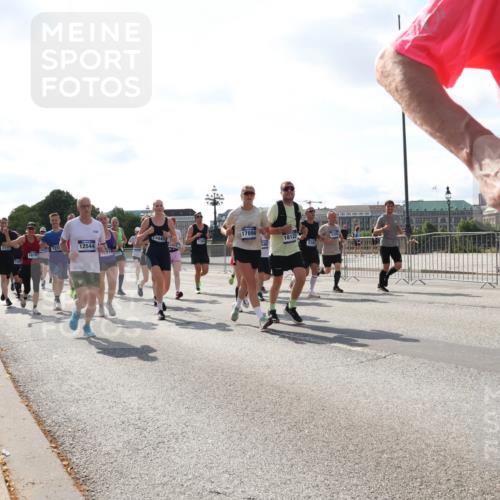 29.06.2025 - hella hamburg halbmarathon Lena Gebhardt http://msf.ph/oto/8299146 29.06.2025 09:59:26 Lombardsbrücke 3112, 7045, 17894, 12544, 18122, 16189, 2282, 2025, 1319, 1334, 1366, 1506, 1595, 1642, 1715, 1719, 1955, 1972, 2282, 2391, 2432, 2630, 2741, 2911, 3037, 3112, 3279, 3668, 3715, 4426, 4467, 4837, 4839, 5299, 5391, 5420, 5457, 5458, 5465, 5492, 5866, 6390, 6399, 6414, 6415, 6416, 7033, 7037, 7129, 7130, 7232, 7395, 7833, 7864, 8509, 8520, 8542, 8652, 8772, 8798, 8846, 8929, 9142, 9488, 9884, 9903, 9907, 9922, 9984, 10020, 10266, 11039, 11568, 11844 meine-sportfotos.de