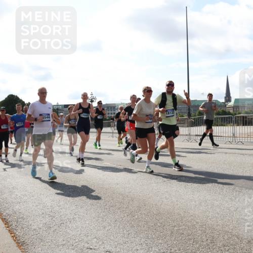 29.06.2025 - hella hamburg halbmarathon Lena Gebhardt http://msf.ph/oto/8299187 29.06.2025 09:59:27 Lombardsbrücke 2544, 3112, 16189, 1319, 18388, 17045, 18122, 1319, 1334, 1366, 1506, 1595, 1642, 1715, 1719, 1955, 1972, 2282, 2391, 2432, 2630, 2741, 2911, 3037, 3112, 3279, 3668, 3715, 4426, 4467, 4837, 4839, 5299, 5391, 5420, 5457, 5458, 5465, 5492, 5866, 6390, 6399, 6414, 6415, 6416, 7033, 7037, 7129, 7130, 7232, 7395, 7833, 7864, 8330, 8509, 8520, 8542, 8652, 8772, 8798, 8846, 8929, 9142, 9488, 9884, 9903, 9907, 9922, 9984, 10020, 10031, 10266, 11039, 11568, 11844 meine-sportfotos.de