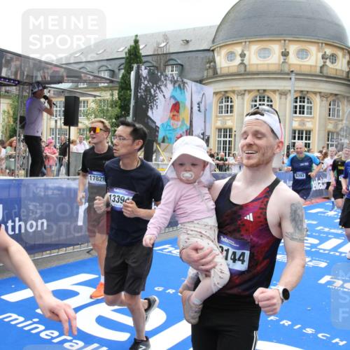 29.06.2025 - hella hamburg halbmarathon Michael Strokosch http://msf.ph/oto/8299191 29.06.2025 10:57:32 Ziel 2236, 3435, 4502, 5015, 5134, 5728, 6281, 6302, 8393, 9727, 12144, 13245, 13394, 15695, 16093, 16830, 17160, 17758, 17828 meine-sportfotos.de