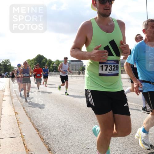 29.06.2025 - hella hamburg halbmarathon Lena Gebhardt http://msf.ph/oto/8299230 29.06.2025 09:46:57 Lombardsbrücke 14841, 17329, 1053, 1344, 1396, 1411, 1577, 1889, 2243, 2563, 2836, 3005, 3790, 3935, 4477, 4944, 5048, 5152, 5193, 5660, 6032, 6305, 6683, 7080, 7466, 7622, 7628, 7831, 7867, 8312, 8323, 9376, 9519, 10298, 10477, 10771, 10927, 11055, 11230, 11304, 11370, 11661, 11898, 12204, 12447, 12899, 12987, 13148, 13199, 13493, 13494, 13729, 13771, 13961, 13991, 14069, 14310, 14385, 15902, 16243, 16811, 16957 meine-sportfotos.de