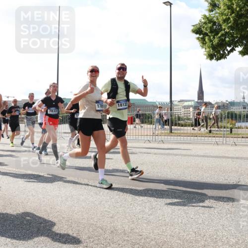 29.06.2025 - hella hamburg halbmarathon Lena Gebhardt http://msf.ph/oto/8299289 29.06.2025 09:59:27 Lombardsbrücke 2544, 9903, 7045, 178, 18122, 1544, 7833, 1319, 1334, 1366, 1506, 1595, 1642, 1715, 1719, 1955, 1972, 2282, 2391, 2432, 2630, 2741, 2911, 3037, 3112, 3279, 3668, 3715, 4426, 4467, 4837, 4839, 5299, 5391, 5420, 5457, 5458, 5465, 5492, 5866, 6390, 6399, 6414, 6415, 6416, 7033, 7037, 7129, 7130, 7232, 7395, 7833, 7864, 8330, 8509, 8520, 8542, 8652, 8772, 8798, 8846, 8929, 9142, 9488, 9884, 9903, 9907, 9922, 9984, 10020, 10031, 10266, 11039, 11568, 11844 meine-sportfotos.de