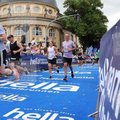 29.06.2025 - hella hamburg halbmarathon Strokosch-Dieckow http://msf.ph/oto/8299384 29.06.2025 10:53:17 Ziel 1683, 1727, 2074, 2354, 4065, 6198, 6942, 7312, 7383, 8273, 8361, 8651, 9142, 11844, 12490, 12875, 13997, 15179, 15681, 15838, 16929, 16986, 18134, 18901 meine-sportfotos.de