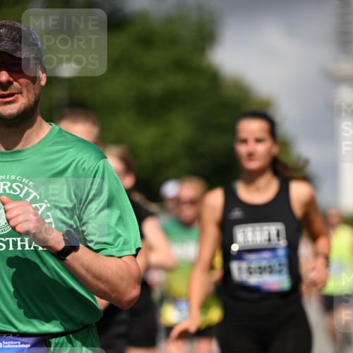 29.06.2025 - hella hamburg halbmarathon Dr. Thomas Lammeyer http://msf.ph/oto/8299388 29.06.2025 09:53:58 Kennedybrücke 1209, 1358, 1675, 1688, 1697, 1882, 2415, 2568, 2675, 2826, 3332, 4205, 4380, 4398, 4823, 5409, 5436, 5508, 5745, 5791, 6458, 6529, 6649, 6686, 7026, 7774, 8450, 8958, 9017, 9116, 9302, 9365, 9711, 10218, 10922, 11281, 11305, 11379 meine-sportfotos.de