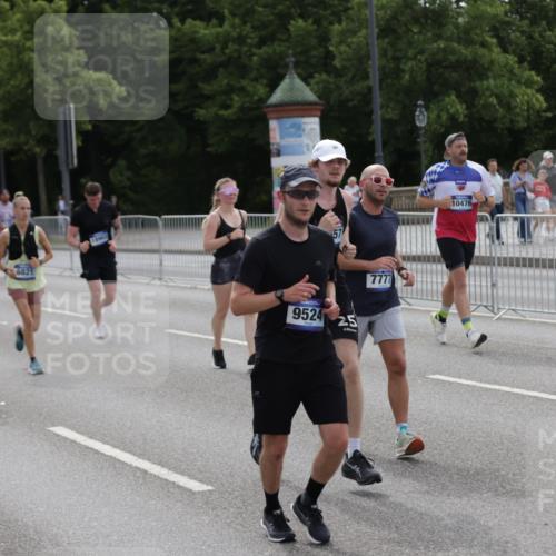 29.06.2025 - hella hamburg halbmarathon Jannik Wohlers http://msf.ph/oto/8299422 29.06.2025 10:37:03 Lombardsbrücke 1276, 1337, 1819, 2016, 2486, 2640, 3633, 4097, 5146, 5171, 5186, 5560, 5790, 5940, 6821, 6955, 7085, 7124, 7235, 7544, 7777, 7823, 8811, 8843, 9524, 10476, 10798, 10919, 11183, 11801, 11888, 11980, 12123, 12762, 12935, 13077, 14130, 14282, 14343, 14657, 15084, 16032, 16303, 16582, 16680, 16706, 16831, 16837, 17305, 17307, 17355, 17965, 18710, 18903 meine-sportfotos.de