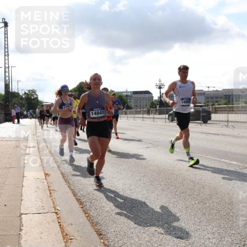 29.06.2025 - hella hamburg halbmarathon Lena Gebhardt http://msf.ph/oto/8299456 29.06.2025 09:46:57 Lombardsbrücke 17, 14841, 14069, 1053, 1344, 1396, 1411, 1577, 1889, 2243, 2563, 2836, 3005, 3790, 3935, 4477, 4944, 5048, 5152, 5193, 5660, 6032, 6305, 6683, 7080, 7466, 7622, 7628, 7831, 7867, 8312, 8323, 9376, 9519, 10298, 10477, 10771, 10927, 11055, 11230, 11304, 11370, 11661, 11898, 12204, 12447, 12899, 12987, 13148, 13199, 13493, 13494, 13729, 13771, 13961, 13991, 14069, 14310, 14385, 15902, 16243, 16811, 16957 meine-sportfotos.de