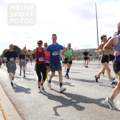 29.06.2025 - hella hamburg halbmarathon Lena Gebhardt http://msf.ph/oto/8299501 29.06.2025 09:59:28 Lombardsbrücke 3112, 1595, 16189, 8542, 1319, 8652, 12910, 1319, 1334, 1366, 1506, 1595, 1642, 1715, 1719, 1955, 1972, 2282, 2391, 2432, 2630, 2741, 2911, 3037, 3112, 3279, 3668, 3715, 4426, 4467, 4837, 4839, 5299, 5391, 5420, 5457, 5458, 5465, 5492, 5866, 6390, 6399, 6414, 6415, 6416, 7033, 7037, 7129, 7130, 7232, 7395, 7833, 7864, 8330, 8509, 8520, 8542, 8652, 8772, 8798, 8846, 8929, 9142, 9488, 9884, 9903, 9907, 9922, 9984, 10020, 10031, 10266, 11039, 11568, 11844 meine-sportfotos.de