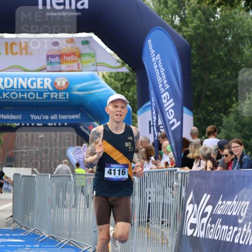 29.06.2025 - hella hamburg halbmarathon Strokosch-Dieckow http://msf.ph/oto/8299545 29.06.2025 10:17:06 Ziel 4116 meine-sportfotos.de