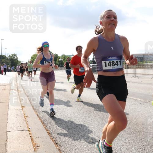 29.06.2025 - hella hamburg halbmarathon Lena Gebhardt http://msf.ph/oto/8299560 29.06.2025 09:46:58 Lombardsbrücke 1764, 18906, 14841, 14069, 1053, 1344, 1396, 1411, 1577, 1889, 1959, 2243, 2563, 2836, 3005, 3790, 3935, 4477, 4944, 5048, 5152, 5193, 5660, 6032, 6305, 6683, 7080, 7466, 7622, 7628, 7831, 7867, 8312, 8323, 9376, 9519, 10298, 10477, 10771, 10927, 11055, 11304, 11370, 11661, 11898, 12204, 12447, 12899, 12987, 13148, 13199, 13493, 13494, 13729, 13771, 13961, 13991, 14069, 14310, 14385, 15902, 16243, 16811, 16957 meine-sportfotos.de