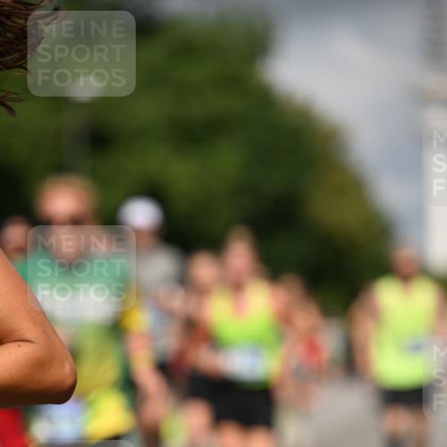 29.06.2025 - hella hamburg halbmarathon Dr. Thomas Lammeyer http://msf.ph/oto/8299598 29.06.2025 09:53:59 Kennedybrücke 1209, 1358, 1675, 1688, 1697, 1882, 2415, 2568, 2675, 2826, 3332, 3626, 4205, 4229, 4380, 4398, 4823, 5409, 5436, 5508, 5745, 5791, 6458, 6529, 6649, 6686, 6687, 7026, 7774, 8450, 8958, 9017, 9116, 9302, 9365, 10218, 10922, 11281, 11305, 11379 meine-sportfotos.de