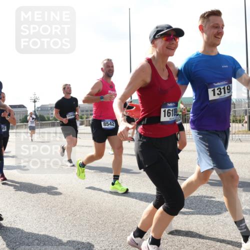 29.06.2025 - hella hamburg halbmarathon Lena Gebhardt http://msf.ph/oto/8299742 29.06.2025 09:59:29 Lombardsbrücke 10518, 3112, 12446, 8542, 161, 865, 9666, 1319, 136, 1319, 1334, 1366, 1506, 1595, 1642, 1955, 1972, 2282, 2391, 2432, 2630, 2741, 2911, 3112, 3279, 3668, 3715, 4426, 4467, 4837, 4839, 5299, 5391, 5420, 5457, 5458, 5465, 5492, 5866, 6390, 6399, 6414, 6415, 6416, 7033, 7037, 7129, 7130, 7232, 7395, 7833, 7864, 8330, 8509, 8520, 8542, 8652, 8772, 8846, 8929, 9142, 9488, 9884, 9903, 9907, 9922, 9984, 10020, 10031, 10266, 11039, 11568, 11844 meine-sportfotos.de