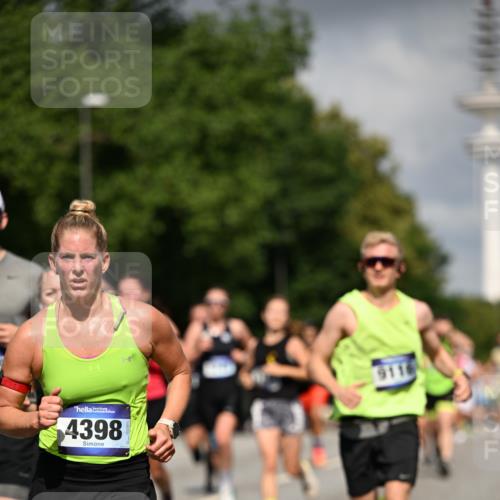 29.06.2025 - hella hamburg halbmarathon Dr. Thomas Lammeyer http://msf.ph/oto/8299753 29.06.2025 09:54:00 Kennedybrücke 1209, 1358, 1675, 1688, 1697, 1882, 2568, 2675, 2826, 3332, 3626, 4205, 4229, 4380, 4398, 4823, 5409, 5508, 5745, 6458, 6529, 6649, 6686, 6687, 7026, 7774, 8450, 8958, 9017, 9116, 9302, 9365, 10218, 10783, 10922, 11281, 11305, 11379 meine-sportfotos.de