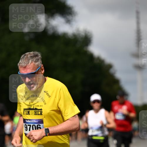 29.06.2025 - hella hamburg halbmarathon Dr. Thomas Lammeyer http://msf.ph/oto/8299769 29.06.2025 10:37:52 Kennedybrücke 1189, 1275, 1896, 2342, 2526, 2776, 3264, 3340, 3345, 3812, 3848, 4361, 4433, 4449, 4807, 4826, 5075, 5141, 5557, 5561, 5584, 5821, 5822, 5887, 6364, 6515, 6516, 6956, 7027, 7308, 7309, 7633, 7653, 7982, 8157, 8349, 8375, 8377, 8383, 8401, 8620, 9234, 9258, 9438, 9706, 9799, 9995, 10048, 10800, 11092, 11111, 11229, 11237, 11260 meine-sportfotos.de