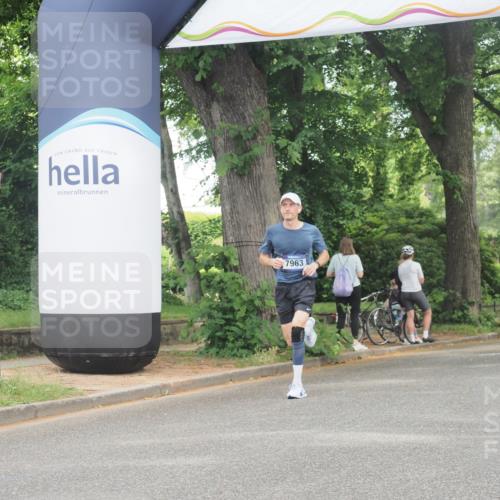 29.06.2025 - hella hamburg halbmarathon KatJ http://msf.ph/oto/8299833 29.06.2025 10:13:57 Zwischen KM18-KM19  meine-sportfotos.de
