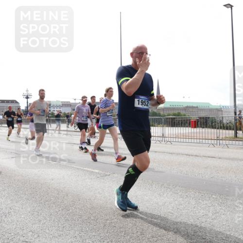 29.06.2025 - hella hamburg halbmarathon Lena Gebhardt http://msf.ph/oto/8299895 29.06.2025 10:37:00 Lombardsbrücke 11831, 16309, 253, 1952, 1022, 1118, 1253, 1339, 1488, 1490, 1597, 1948, 1952, 1954, 2031, 2072, 2104, 2272, 2480, 2552, 2588, 3127, 3165, 3714, 3873, 3895, 4084, 4347, 4618, 4733, 4762, 4996, 5224, 5538, 5640, 5786, 5789, 6156, 6172, 6359, 6584, 6804, 7202, 7707, 7773, 8007, 8257, 8258, 8315, 8499, 8758, 8936, 8937, 9054, 9055, 9295, 9500, 9694, 13265, 15077, 17156, 17807, 18152, 18488 meine-sportfotos.de