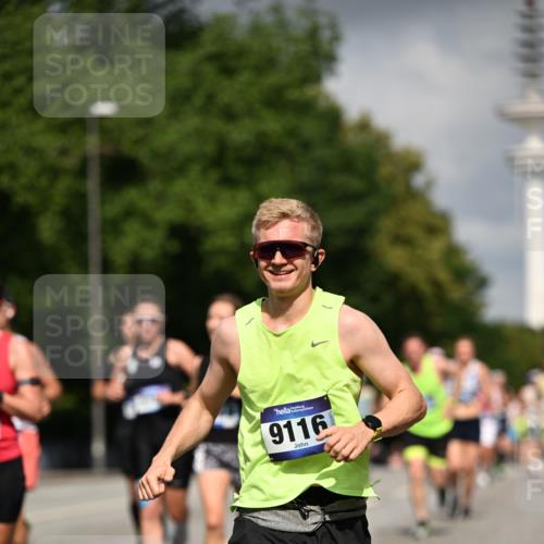 29.06.2025 - hella hamburg halbmarathon Dr. Thomas Lammeyer http://msf.ph/oto/8299928 29.06.2025 09:54:01 Kennedybrücke 1209, 1358, 1675, 1688, 1697, 1882, 2568, 2675, 2826, 3332, 3626, 4205, 4229, 4380, 4398, 4823, 5409, 5508, 5745, 6458, 6529, 6649, 6686, 6687, 7026, 8450, 8958, 9017, 9116, 9302, 9365, 10218, 10783, 10922, 11281, 11305, 11379 meine-sportfotos.de