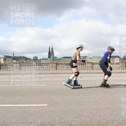 29.06.2025 - hella hamburg halbmarathon Lena Gebhardt http://msf.ph/oto/8299989 29.06.2025 09:06:20 Lombardsbrücke  meine-sportfotos.de