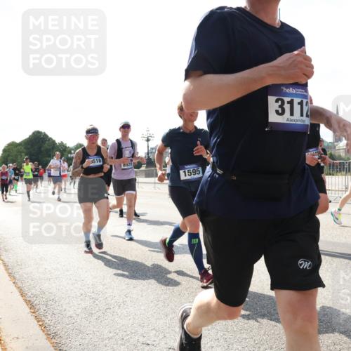 29.06.2025 - hella hamburg halbmarathon Lena Gebhardt http://msf.ph/oto/8300010 29.06.2025 09:59:30 Lombardsbrücke 0518, 8929, 1595, 311, 1002, 1319, 1334, 1366, 1506, 1595, 1642, 1955, 1972, 2282, 2391, 2432, 2630, 2741, 2911, 3112, 3279, 3668, 3715, 4426, 4467, 4837, 4839, 5299, 5391, 5420, 5457, 5458, 5465, 5492, 5866, 6390, 6399, 6414, 6415, 6416, 7033, 7037, 7129, 7130, 7232, 7395, 7833, 7864, 8330, 8509, 8520, 8542, 8652, 8772, 8846, 8929, 9142, 9488, 9884, 9903, 9907, 9922, 9984, 10020, 10031, 10266, 11039, 11568, 11844 meine-sportfotos.de