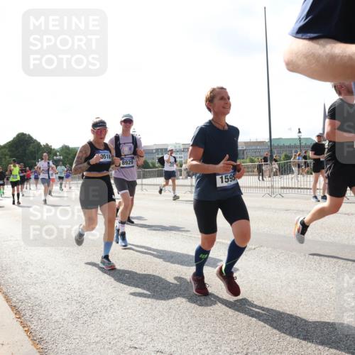 29.06.2025 - hella hamburg halbmarathon Lena Gebhardt http://msf.ph/oto/8300036 29.06.2025 09:59:30 Lombardsbrücke 0518, 8929, 1595, 1319, 1334, 1366, 1506, 1595, 1642, 1955, 1972, 2282, 2391, 2432, 2630, 2741, 2911, 3112, 3279, 3668, 3715, 4426, 4467, 4837, 4839, 5299, 5391, 5420, 5457, 5458, 5465, 5492, 5866, 6390, 6399, 6414, 6415, 6416, 7033, 7037, 7129, 7130, 7232, 7395, 7833, 7864, 8330, 8509, 8520, 8542, 8652, 8772, 8846, 8929, 9142, 9488, 9884, 9903, 9907, 9922, 9984, 10020, 10031, 10266, 11039, 11568, 11844 meine-sportfotos.de