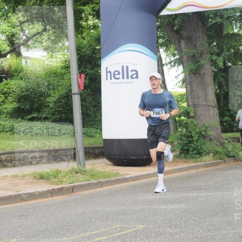 29.06.2025 - hella hamburg halbmarathon KatJ http://msf.ph/oto/8300044 29.06.2025 10:13:57 Zwischen KM18-KM19  meine-sportfotos.de