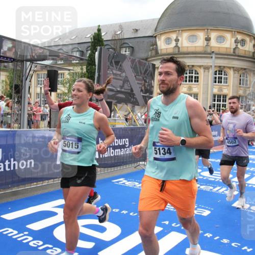 29.06.2025 - hella hamburg halbmarathon Michael Strokosch http://msf.ph/oto/8300107 29.06.2025 10:57:38 Ziel 1239, 2236, 2606, 2652, 4502, 5015, 5134, 5457, 5458, 5728, 13245, 14571, 14951, 15220, 17769, 17814 meine-sportfotos.de