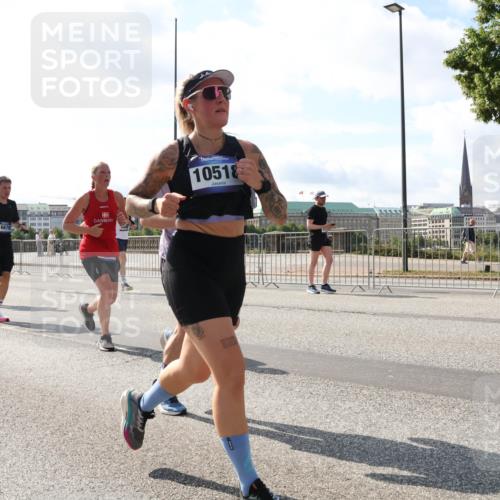 29.06.2025 - hella hamburg halbmarathon Lena Gebhardt http://msf.ph/oto/8300186 29.06.2025 09:59:31 Lombardsbrücke 16679, 10518, 1319, 1334, 1366, 1506, 1595, 1642, 1955, 1972, 2282, 2391, 2432, 2630, 2741, 2911, 3112, 3279, 3668, 3715, 4426, 4467, 4837, 4839, 5277, 5299, 5391, 5420, 5457, 5458, 5465, 5492, 5866, 6390, 6399, 6414, 6415, 6416, 7033, 7037, 7129, 7130, 7395, 7833, 7864, 8330, 8509, 8520, 8542, 8652, 8772, 8846, 8929, 9142, 9488, 9884, 9903, 9907, 9922, 9984, 10020, 10031, 10266, 11039, 11568, 11844 meine-sportfotos.de