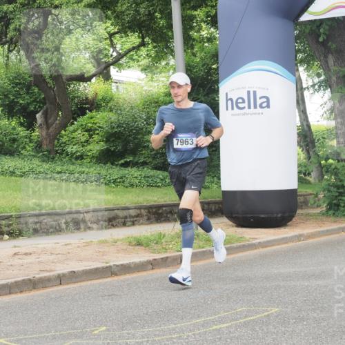 29.06.2025 - hella hamburg halbmarathon KatJ http://msf.ph/oto/8300227 29.06.2025 10:13:58 Zwischen KM18-KM19 7963 meine-sportfotos.de