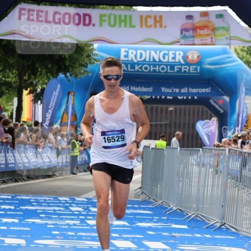 29.06.2025 - hella hamburg halbmarathon Strokosch-Dieckow http://msf.ph/oto/8300384 29.06.2025 10:16:58 Ziel 4116, 16529 meine-sportfotos.de