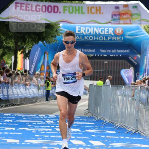 29.06.2025 - hella hamburg halbmarathon Strokosch-Dieckow http://msf.ph/oto/8300437 29.06.2025 10:16:58 Ziel 4116, 16529 meine-sportfotos.de