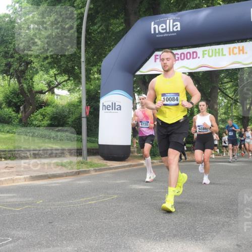 29.06.2025 - hella hamburg halbmarathon KatJ http://msf.ph/oto/8300448 29.06.2025 10:43:15 Zwischen KM18-KM19 1180, 4868, 6591, 6720, 8330 meine-sportfotos.de