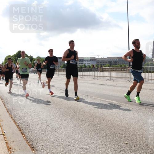 29.06.2025 - hella hamburg halbmarathon Lena Gebhardt http://msf.ph/oto/8300483 29.06.2025 09:47:01 Lombardsbrücke 13771, 1444, 16425, 14385, 1053, 1396, 1407, 1411, 1577, 1889, 1959, 2243, 2563, 2836, 3005, 3790, 3935, 4740, 4944, 5048, 5152, 5193, 5660, 6032, 6305, 6683, 6915, 7080, 7466, 7622, 7628, 7831, 7867, 8312, 8323, 9376, 9508, 9519, 10477, 10771, 10927, 11055, 11304, 11370, 11661, 11898, 12204, 12447, 12899, 13148, 13199, 13493, 13494, 13729, 13771, 13972, 13991, 14069, 14310, 14385, 15902, 16811, 16957 meine-sportfotos.de